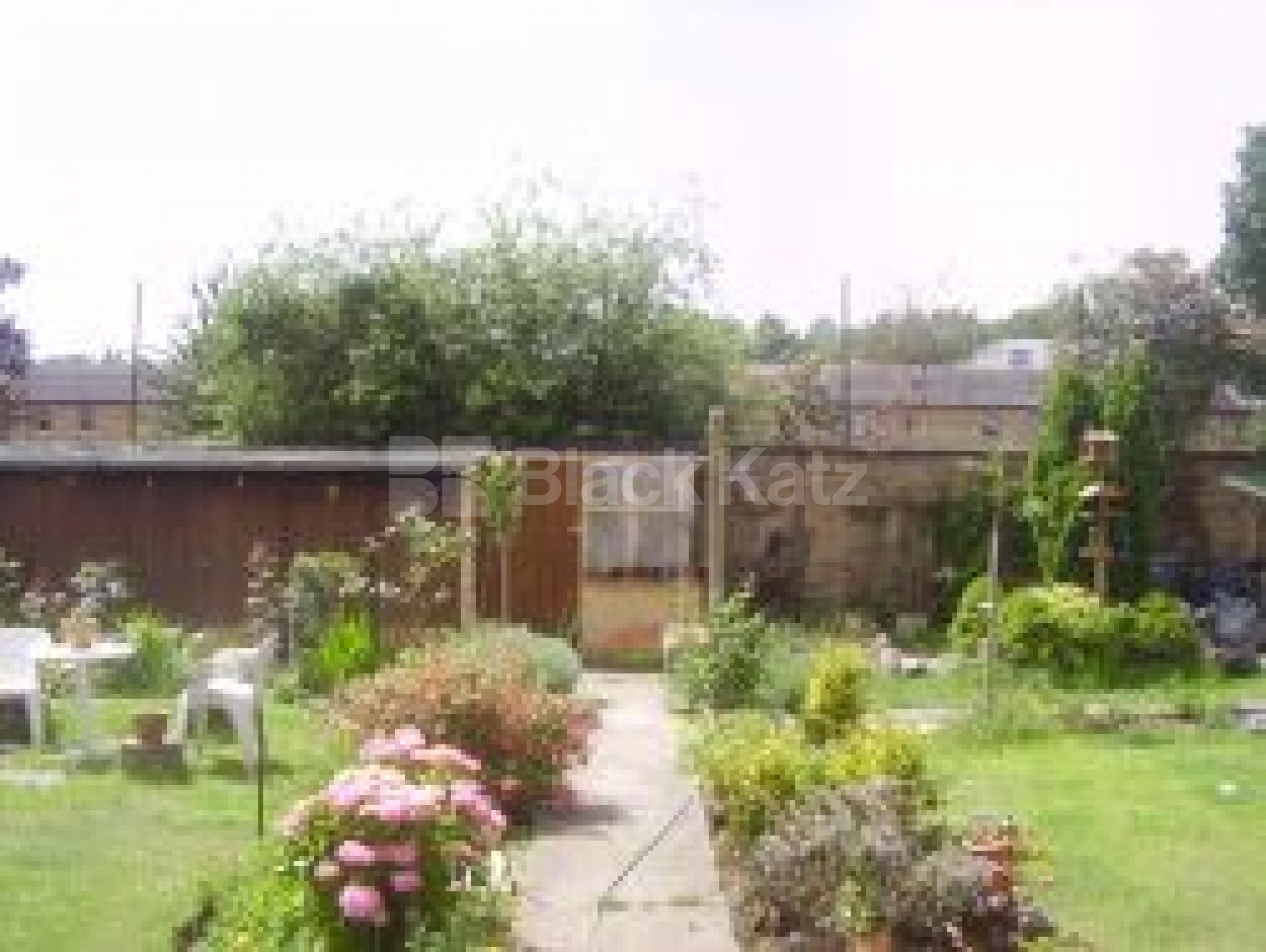 			1 Bedroom, 1 bath, 1 reception Flat			 Rotherfield Street, ISLINGTON N1 N1